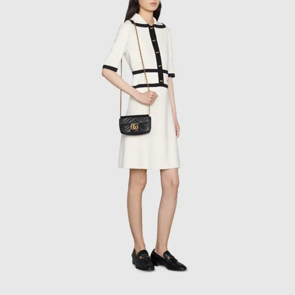 GUCCI Gucci GG Marmont Gold Retro Double G Logo with Keychain V-shaped Spinning Seam Leather Shoulder Bag Crossbody Bag Super Mini Women's Black - 图片 6