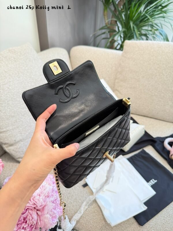 CHANEL 25P Gold Metal Chain Decoration Quilted Lambskin Crossbody Tote Small Women's Black - 图片 6