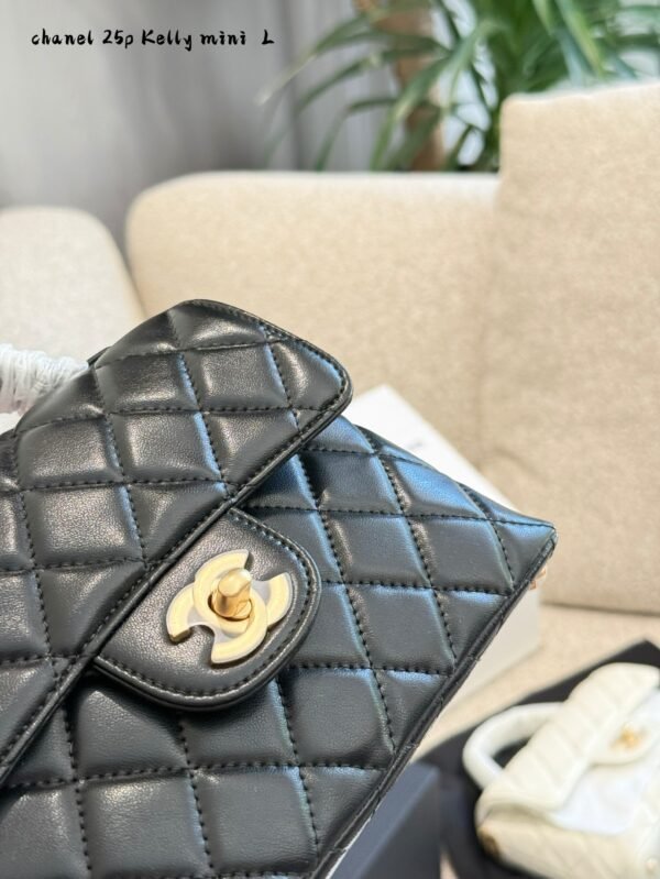 CHANEL 25P Gold Metal Chain Decoration Quilted Lambskin Crossbody Tote Small Women's Black - 图片 9