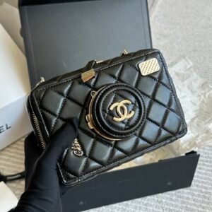 CHANEL 24S Camera with mirror, leather zipper, rhombic mouldskin, cosmetic bag, small square bag, crossbody bag on one shoulder, regular women, black