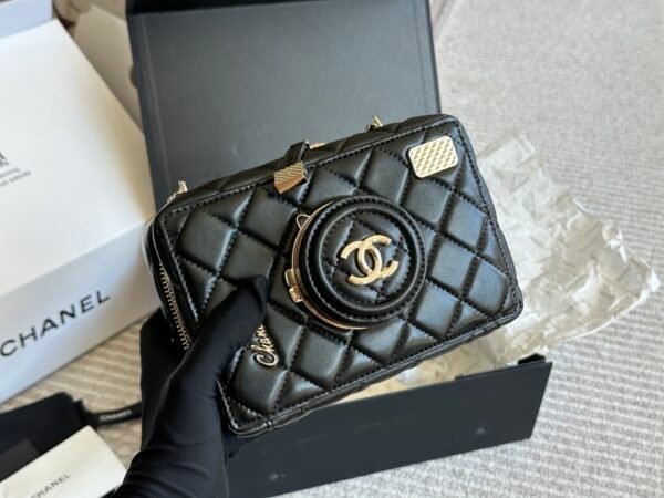 CHANEL 24S Camera with mirror, leather zipper, rhombic mouldskin, cosmetic bag, small square bag, crossbody bag on one shoulder, regular women, black